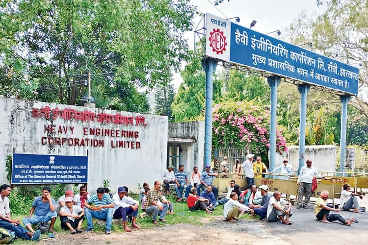 रांची HEC की मनमानी: बिना पानी कनेक्शन दुकानदारों को थमाया 11 लाख का बिल, फूटा गुस्सा
