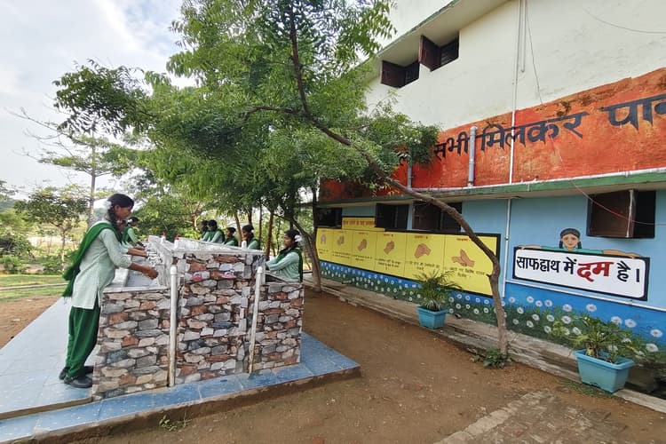 क्लीन एंड ग्रीन स्कूलों में राहे का आवासीय बालिका विद्यालय देश में नंबर वन