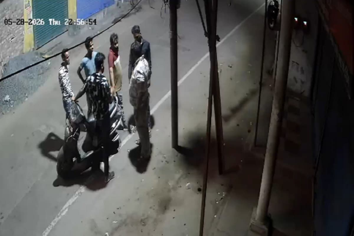 रांची में युवक की पिटाई कर रहे थे बदमाश, मदद की गुहार सुनकर भी नहीं रुकी कोतवाली पुलिस