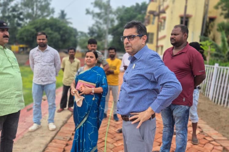सहरसा में बदलेगी न्यू कॉलोनी पोखर की तस्वीर, मेयर और नगर आयुक्त ने किया निरीक्षण