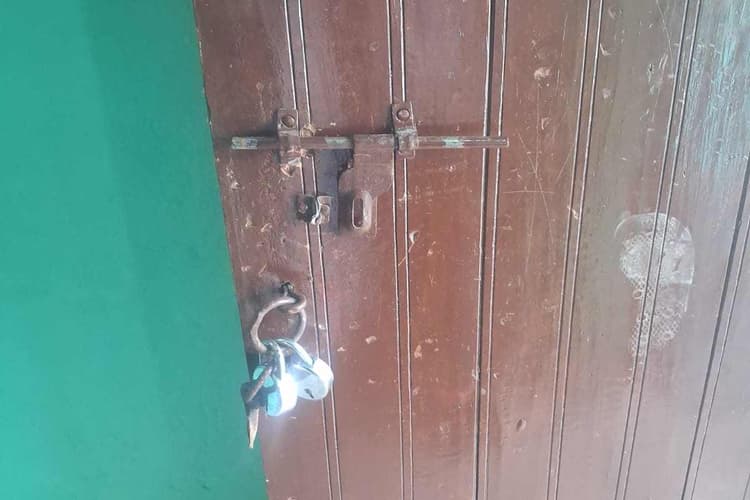 समस्तीपुर: पुलिस की लापरवाही से मरीचा स्कूल में फिर चोरी, रात में जमती है जुआरियों की महफिल