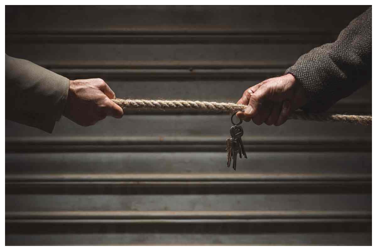 समस्तीपुर: वर्चस्व की जंग में चलीं गोलियां, जमीन मालिक और दुकानदार के बीच हिंसक झड़प