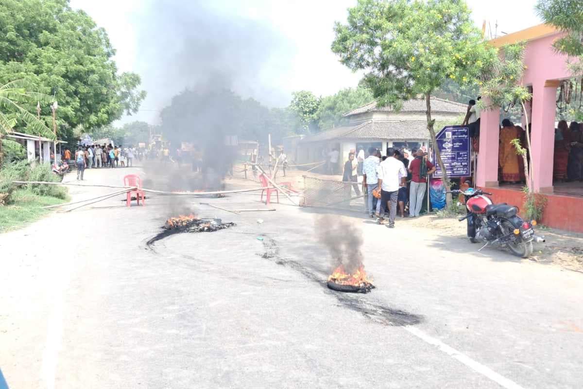 Samastipur Youth Murder: युवक की गोली मारकर हत्या, आक्रोशित ग्रामीणों ने सड़क जाम कर किया हंगामा