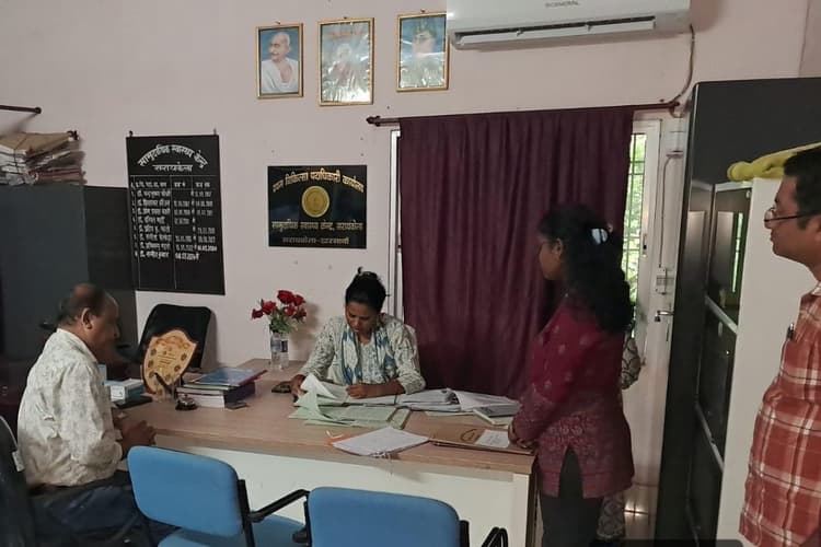 डीडीसी ने किया सीएचसी सरायकेला का औचक निरीक्षण, स्वास्थ्य सेवाओं में सुधार के दिए निर्देश