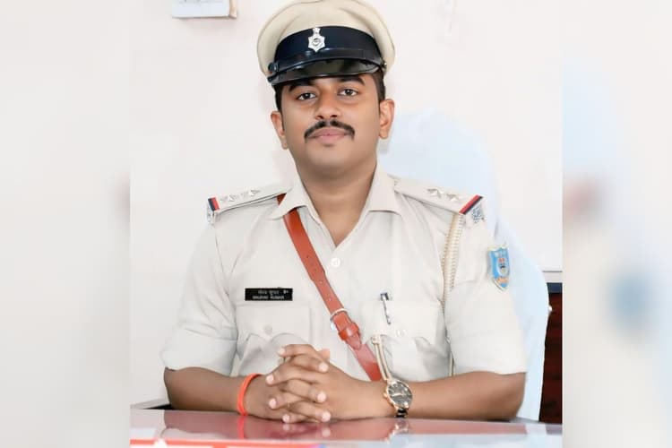 सरायकेला-खरसावां : जिला के कई थाना प्रभारियों का हुआ स्थान्तरण, गौरव बने चौका प्रभारी