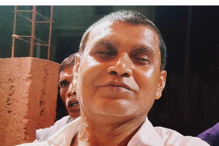 सीतामढ़ी : दुकान बंद कर लौट रहे कपड़ा व्यवसायी का अपहरण, पुल पर मिली बाइक