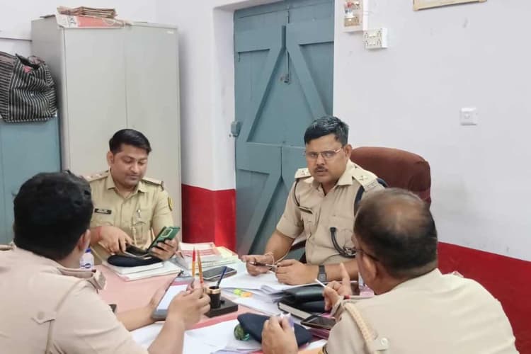 सीतामढ़ी: अपराध नियंत्रण और लंबित कांडों के निपटारे को लेकर समीक्षात्मक बैठक, दिए कई निर्देश
