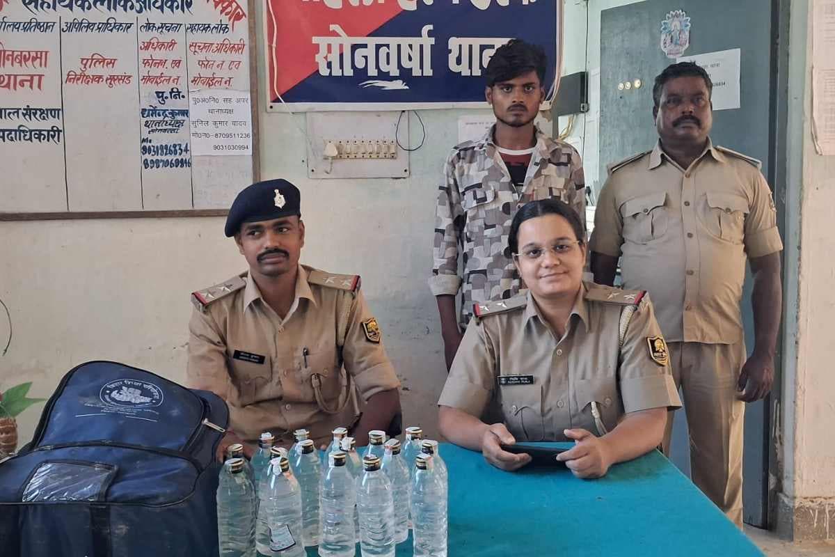 सीतामढ़ी: पुलिस की बड़ी कार्रवाई, 115 बोतल नेपाली शराब के साथ बाइक सवार तस्कर गिरफ्तार