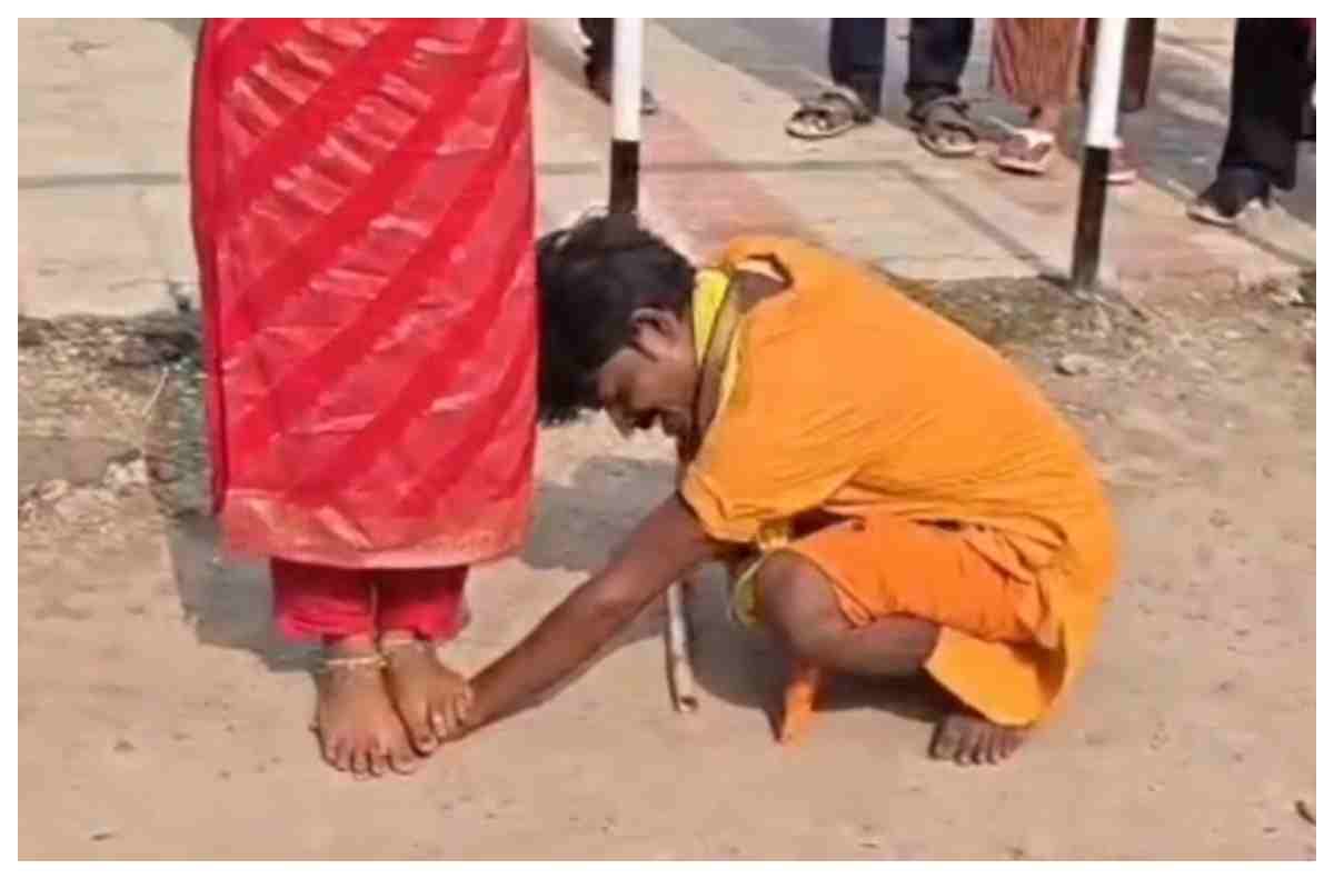 सदर अस्पताल में ही शुरू कर दिया झाड़-फूंक, सांप काटने के बाद हाई-वोल्टेज ड्रामा