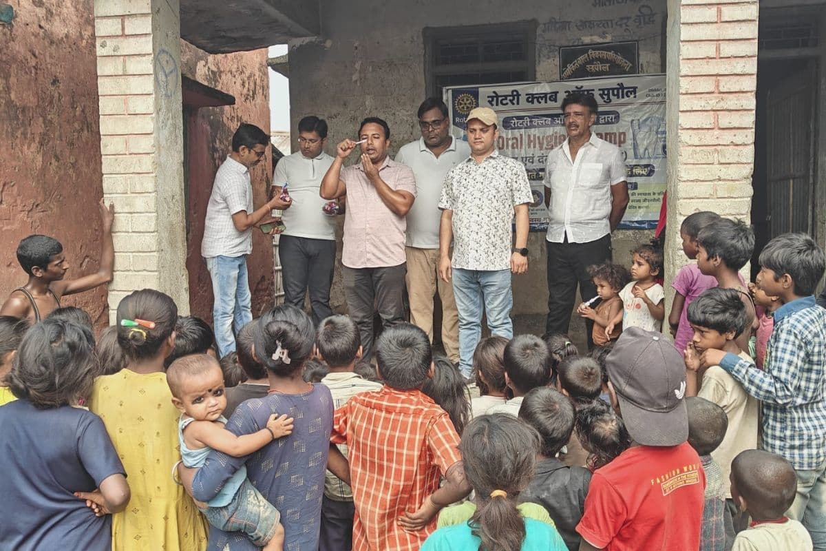 सुपौल में महादलित बस्ती के 150 बच्चों को मिला डेंटल किट, स्वस्थ मुस्कान का सिखाया गया मंत्र
