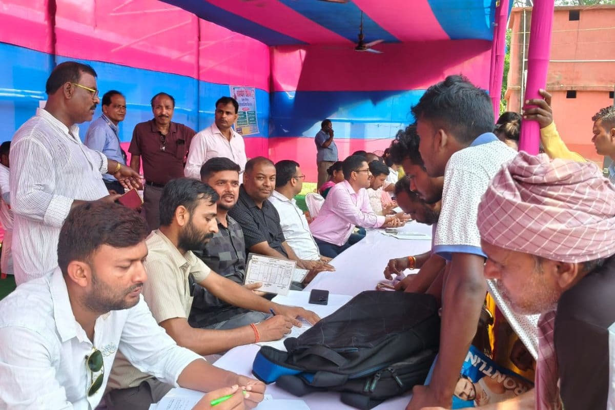 सुपौल से सहयोग शिविर में उमड़ी ग्रामीणों की भीड़,अधिकारियों ने सुनीं शिकायतें