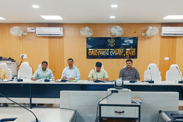 सुपौल में लंबित नीलाम पत्र वादों पर डीएम सख्त, राजस्व वसूली बनी टॉप प्रायोरिटी