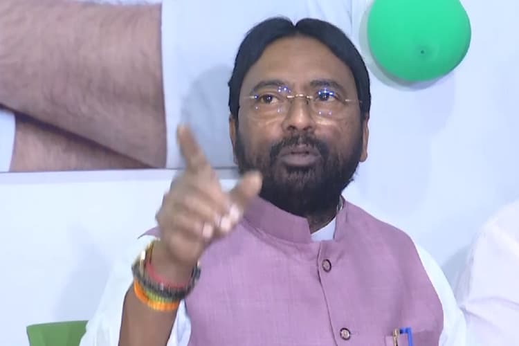 झारखंड में राजनीतिक भूचाल! आरजेडी विधायक सुरेश पासवान ने कांग्रेस प्रभारी के. राजू को बताया 'सबसे बड़ा गद्दार'