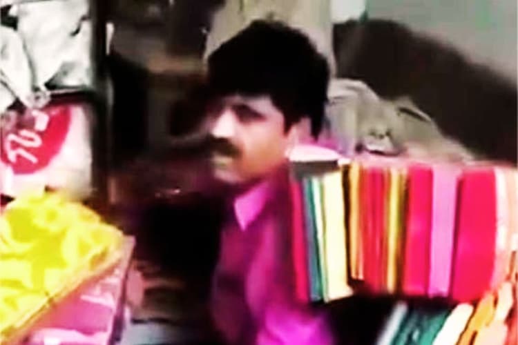 गिरफ्तारी से बचने के लिए साड़ियों में छिपे तृणमूल नेता ब्रह्मानंद चक्रवर्ती, ‘कट मनी’ लेने का है आरोप