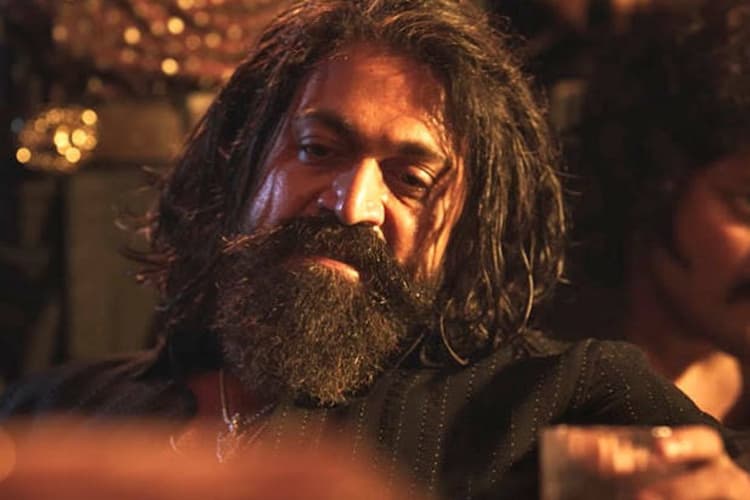 Toxic New Release Date: बॉक्स ऑफिस हिलाने को तैयार KGF स्टार यश, कई बार टलने के बाद 'टॉक्सिक' की फाइनल रिलीज डेट हुई कन्फर्म
