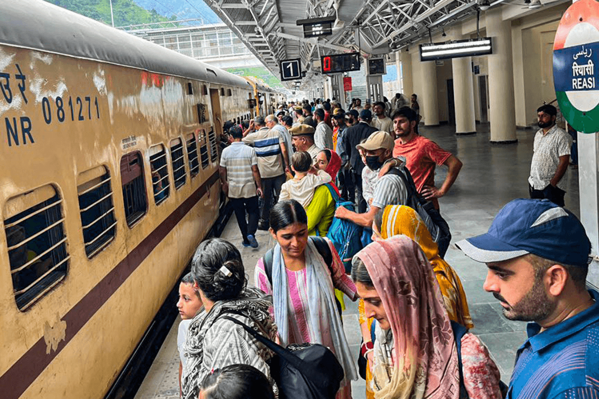 पटना में अब चलती ट्रेन में भी बुक करा सकेंगे कंफर्म बर्थ, यात्रियों को मिलेगी बड़ी राहत