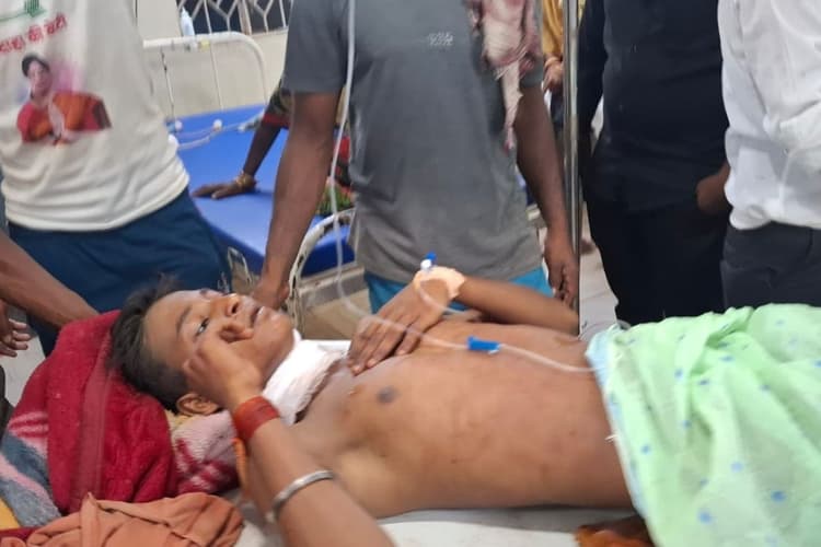 खेत में बकरी चराने के विवाद में युवक का रेता गला, हालत गंभीर, GMCH से हायर सेंटर रेफर