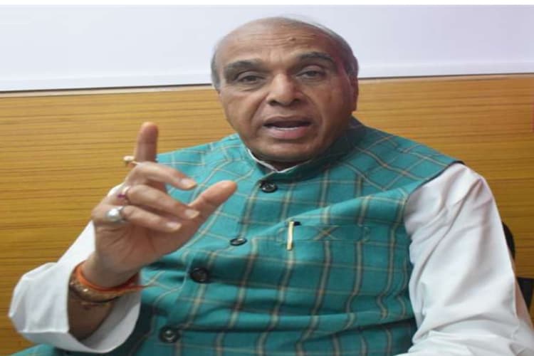 मुंगेरीलाल के सपने देख रहे अखिलेशः जगदंबिका पाल ने कसा तंज- आगरा समिट के बाद भी नहीं आया निवेश