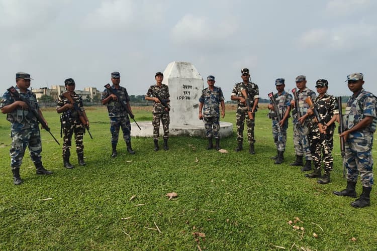भारत-नेपाल सीमा पर SSB और APF की महा-गश्ती