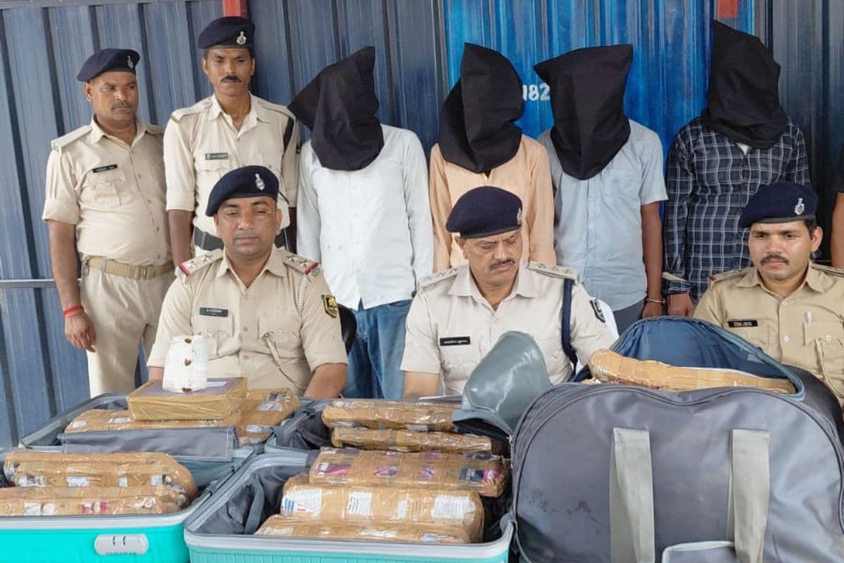 पटना में नशे के कारोबार पर बड़ी चोट, इतने लीटर कफ सिरप के साथ 5 तस्कर गिरफ्तार
