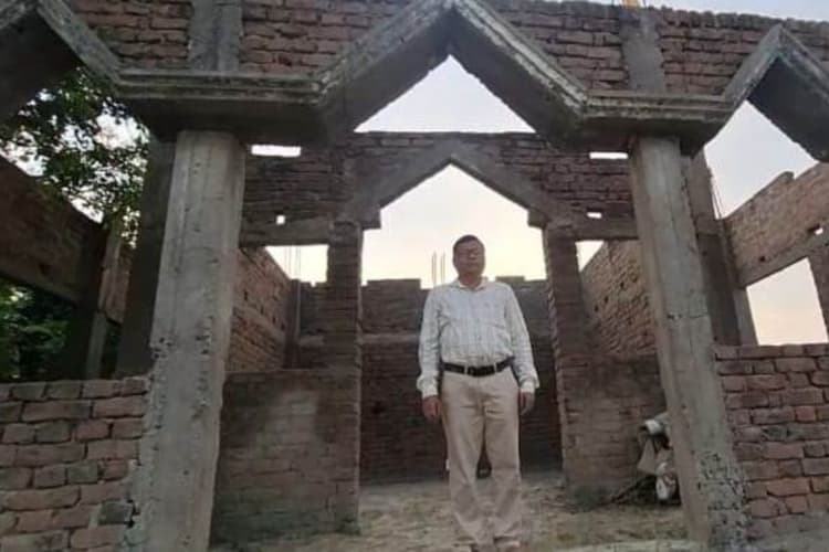 आस्था का नया केंद्र बनेगा विशेषरपुर, तेजी से बन रहा शिव-शक्ति मंदिर