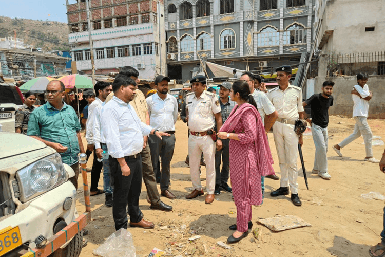 शेखपुरा में चांदनी चौक से पटेल चौक तक चला 'अतिक्रमण हटाओ' अभियान; वसूला ₹9000 जुर्माना!