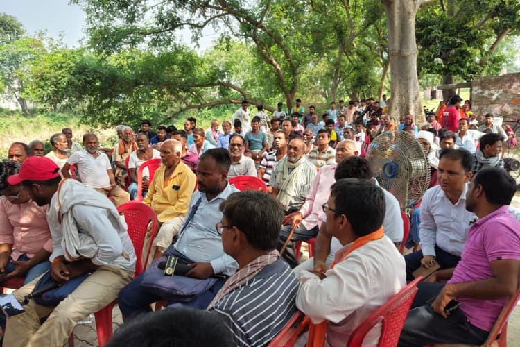 सीवान के पिनर्थु खुर्द में पंचायत सरकार भवन निर्माण की उठी मांग, ग्रामीणों ने प्रशासन से की अपील