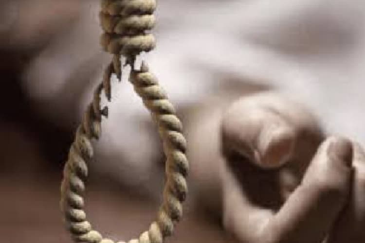 शेखपुरा में युवक ने कमरे के भीतर फंदे से लटककर की आत्महत्या, दरवाजा तोड़कर बाहर निकाला शव