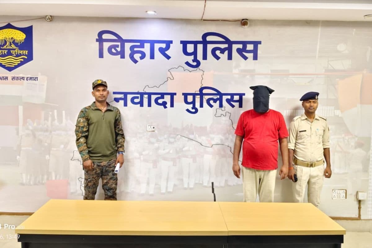 नवादा: जिले के टॉप-10 अपराधियों में शामिल कुख्यात बदमाश धराया, लूटा गया तेल से भरा ट्रक भी बरामद