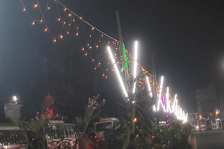 पुरानी स्ट्रीट लाइटें बंद, फिर भी दूधिया रोशनी से जगमगाया राजगीर का मलमास मेला; देखें खूबसूरत तस्वीरें
