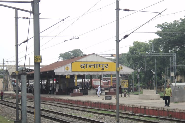 अब दानापुर मंडल में आम ट्रेनें न हो लेट, रेलवे तैयार कर रहा वीआइपी ट्रेनों का नया टाइम टेबल