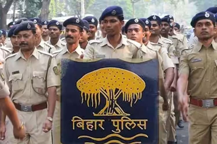 सिपाही भर्ती परीक्षा में बड़ा फर्जीवाड़ा, चीट सप्लाई गैंग पकड़ा गया, बायोमैट्रिक कर्मी और जैमर ऑपरेटर पर भी कार्रवाई