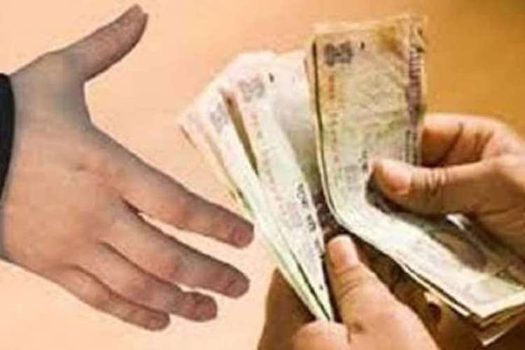 आरा: ई-रिक्शा चालकों से अवैध वसूली व मारपीट, मामले में दो को गिरफ्तार किया