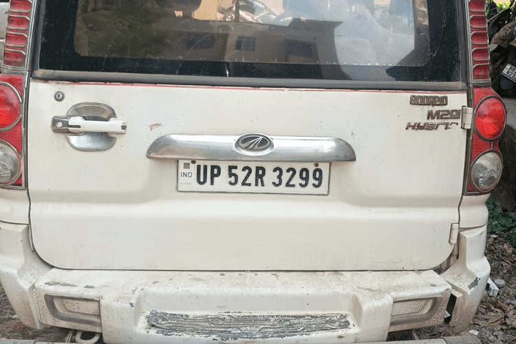 रोहतास में स्कॉर्पियो से 327 लीटर शराब जब्त; तीन पर FIR दर्ज