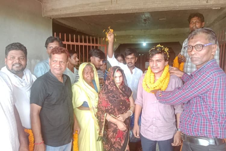 स्टेशन मास्टर का बेटा बना प्रखंड कल्याण पदाधिकारी, सीवान के लाल ने बताया कैसे की BPSC की तैयारी