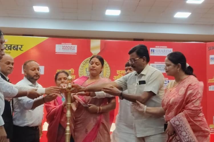 सारण: प्रभात खबर प्रतिभा सम्मान समारोह का आयोजन, सम्मानित हुए कई मेधावी छात्र-छात्राएं