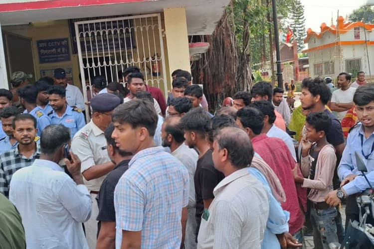 प्रेमी के धोखे पर अस्पताल में हाई-वोल्टेज ड्रामा, बीच वार्ड में हुई स्वास्थ्यकर्मी की पिटाई