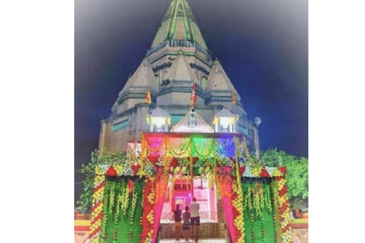 आज का दर्शन: नवरात्र और अमावस्या पर भक्तों से गुलजार रहता है मां चंडिका धाम