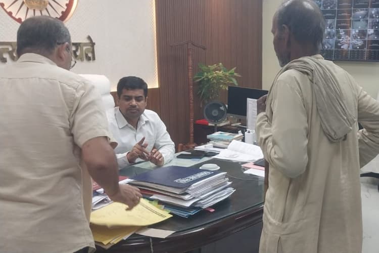 लोक शिकायतों पर जिलाधिकारी सख्त: 9 द्वितीय अपील मामलों की सुनवाई, 6 का मौके पर निपटारा