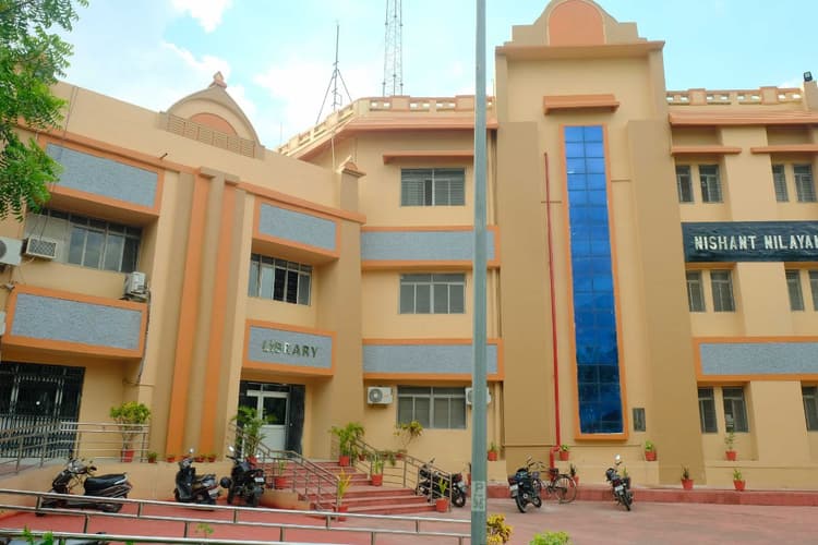 पटना चाणक्या लॉ कॉलेज का बड़ा फैसला, पेट्रोल-डीजल की बचत के लिए 15 दिनों तक होंगी ऑनलाइन कक्षाएं