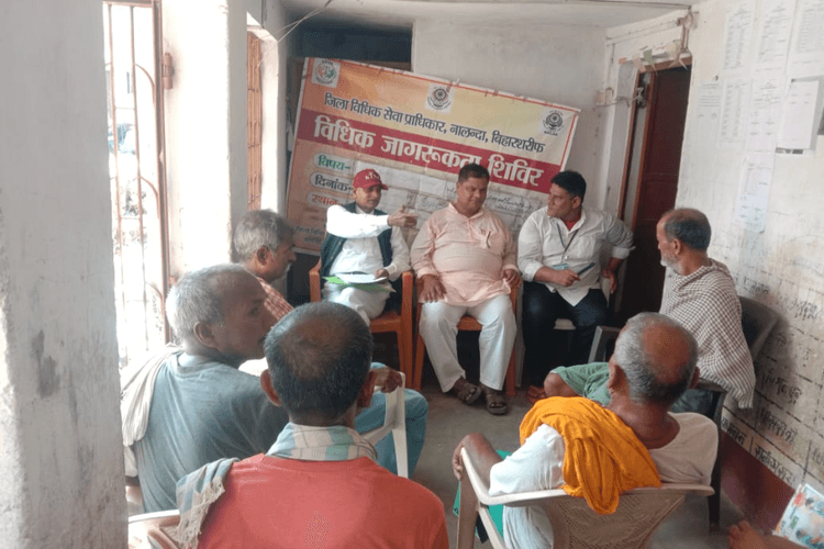 नालंदा में कानूनी अधिकारों के प्रति ग्रामीणों को किया गया जागरूक, घरेलू हिंसा और बाल विवाह पर हुई चर्चा