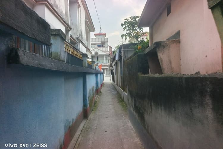 क्या दिल्ली जैसी तबाही का इंतजार कर रहा ठाकुरगंज? संकरी गलियां और तारों का जाल दे रहे बड़े हादसे को न्योता