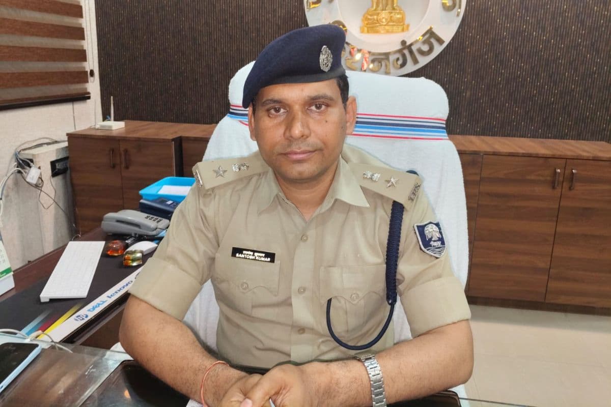 किशनगंज पुलिस महकमे में बंपर तबादले, SP संतोष कुमार ने कई थाना प्रभारियों को बदला