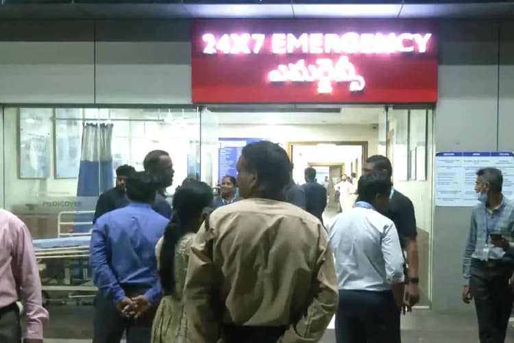 विशाखापत्तनम इस्पात संयंत्र में बड़ा हादसा, पिघला लोहा गिरने से 8 मजदूरों की मौत