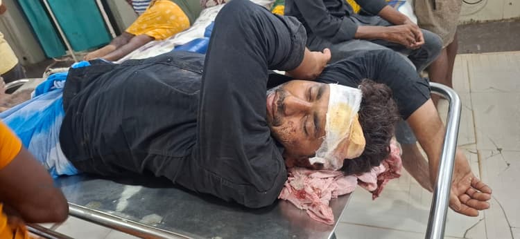 अररिया में जमीन विवाद में युवक पर दबिया से जानलेवा हमला, गंभीर हालत में जीएमसीएच पूर्णिया में भर्ती