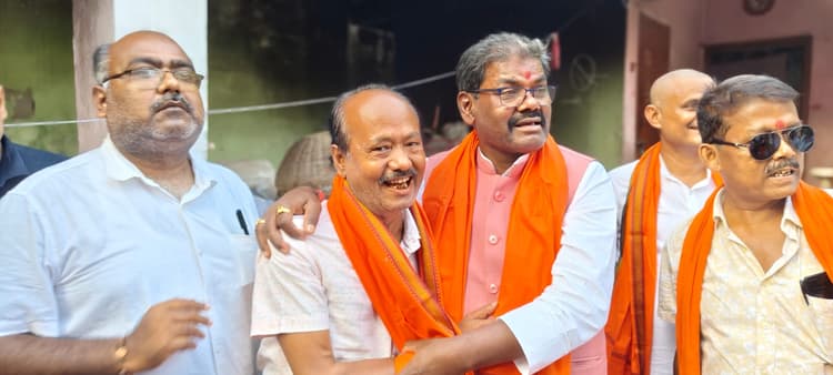 प्रभारी मंत्री ने पुराने भाजपा कार्यकर्ताओं से की मुलाकात, योगदान को किया याद