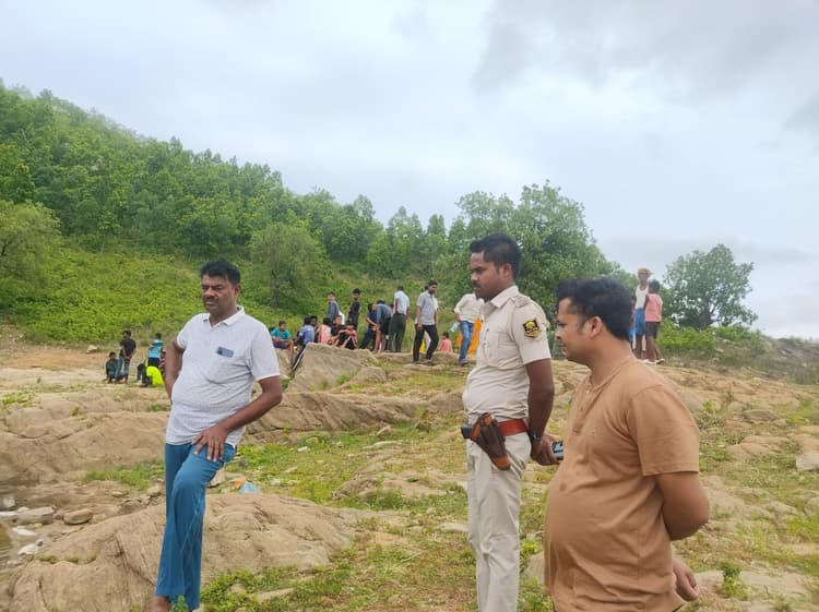जमुई में मिला बांका के युवक का शव, बहन ने लगाया प्रेमिका के घरवालों पर आरोप