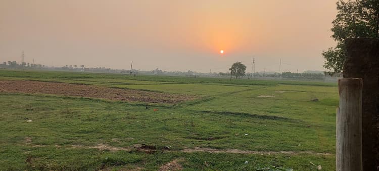 लखीसराय में उमस भरी गर्मी से लोग बेहाल, रात में बूंदाबांदी के आसार