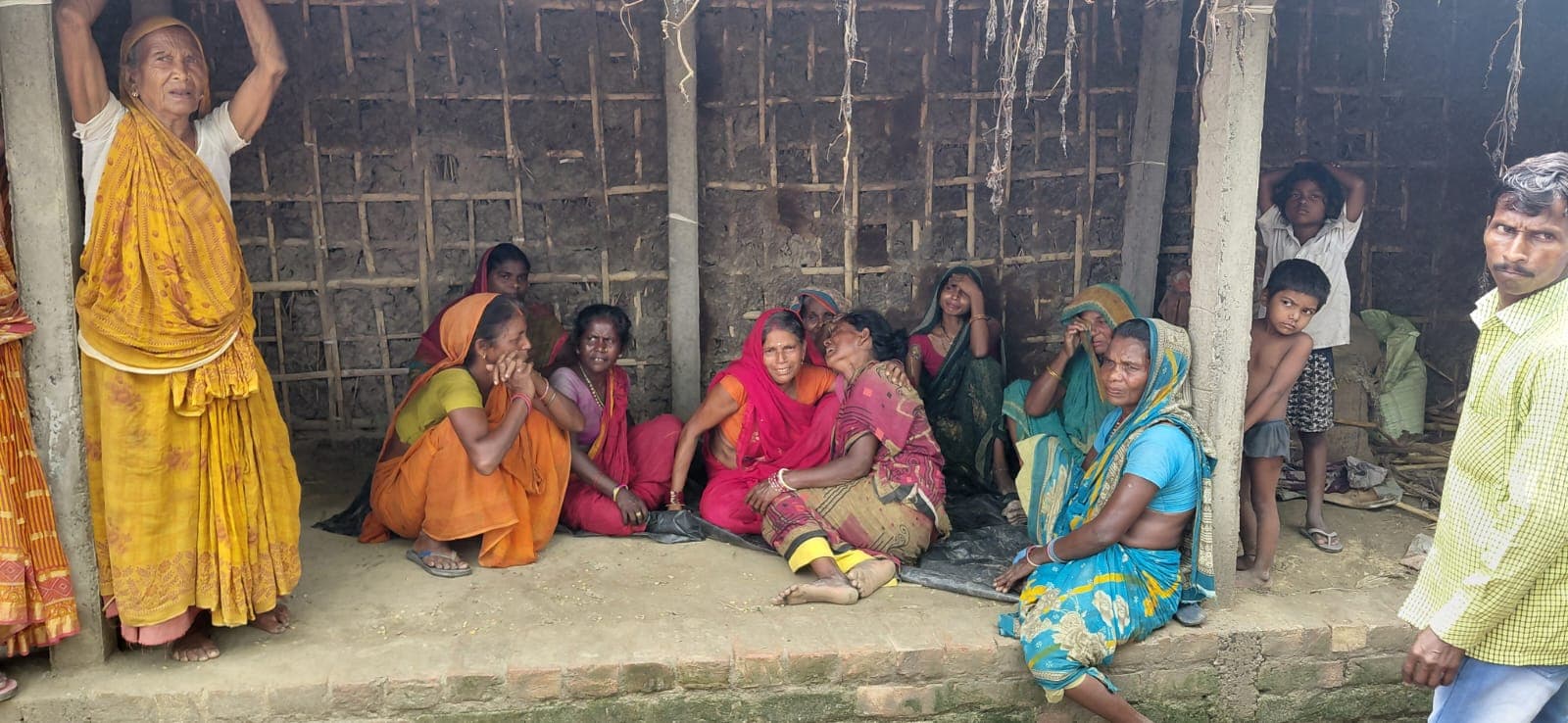 अररिया में देर रात ट्रैक्टर चालक को मारी गोली, इलाज के दौरान मौत अररिया में देर रात ट्रैक्टर चालक को मारी गोली, इलाज के दौरान मौत