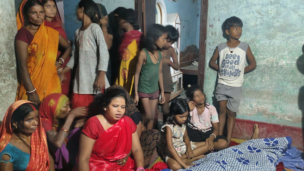 केनगर में पीडीएस डीलर के पति की संदिग्ध परिस्थिति में मौत, परिजनों ने एक-दूसरे पर लगाए हत्या के आरोप केनगर में पीडीएस डीलर के पति की संदिग्ध परिस्थिति में मौत, परिजनों ने एक-दूसरे पर लगाए हत्या के आरोप
